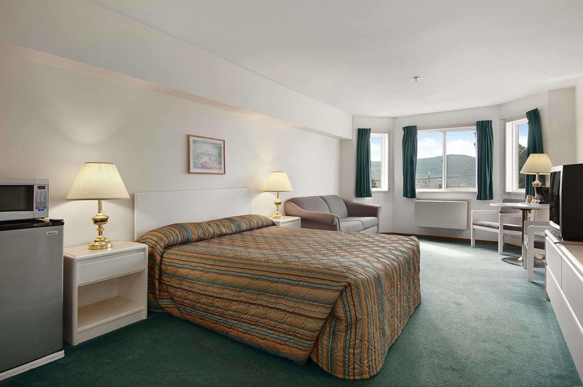 George Mountain View Hotel & Resto Merritt Esterno foto